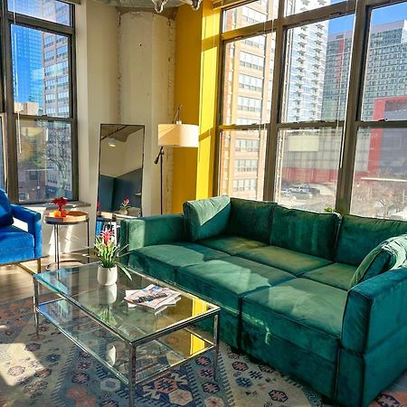 Bright 2Br Luxury Corner Suite With Optional Parking Sleeps 6 Guests Near Mccormick Place And Soldier Field Chicago Exterior photo
