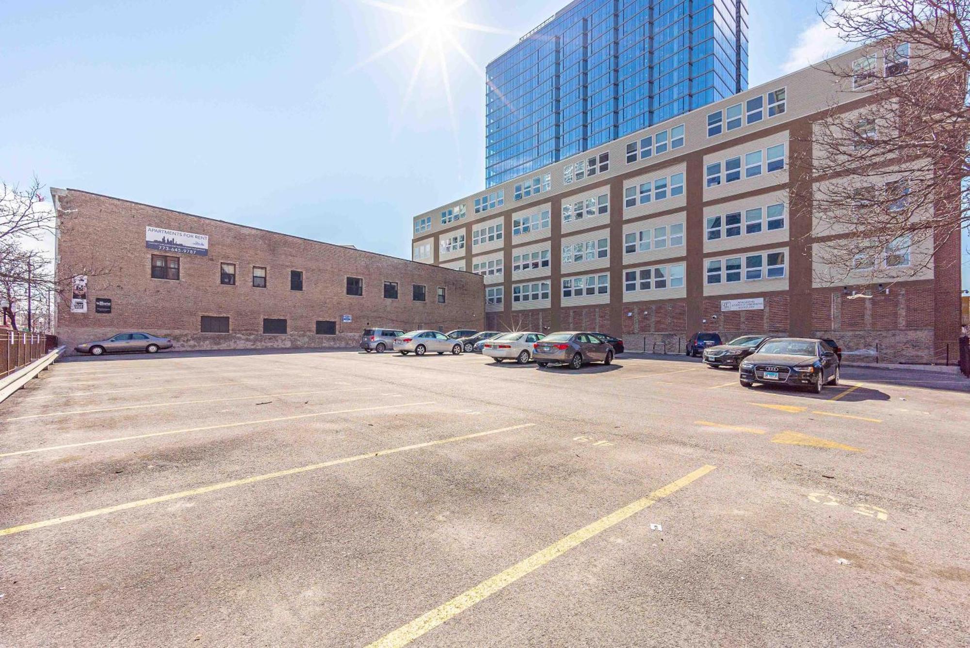 Bright 2Br Luxury Corner Suite With Optional Parking Sleeps 6 Guests Near Mccormick Place And Soldier Field Chicago Exterior photo