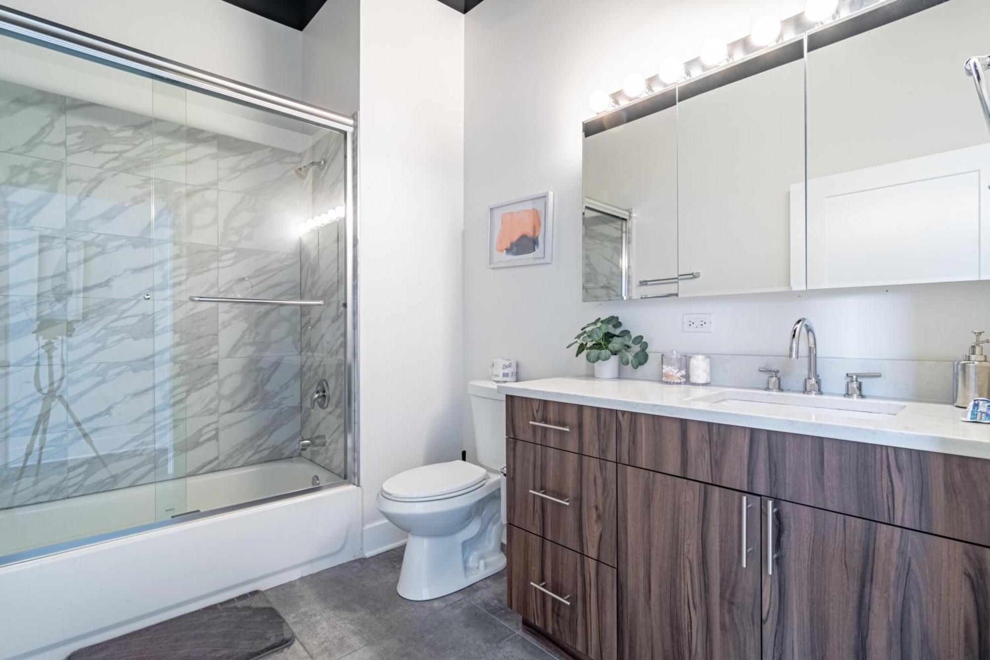 Bright 2Br Luxury Corner Suite With Optional Parking Sleeps 6 Guests Near Mccormick Place And Soldier Field Chicago Exterior photo